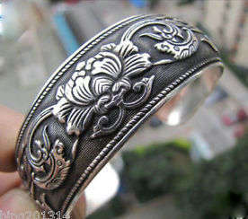 LADIES--***New Tibetan Tibet silver Totem Bangle Cuff Bracelet