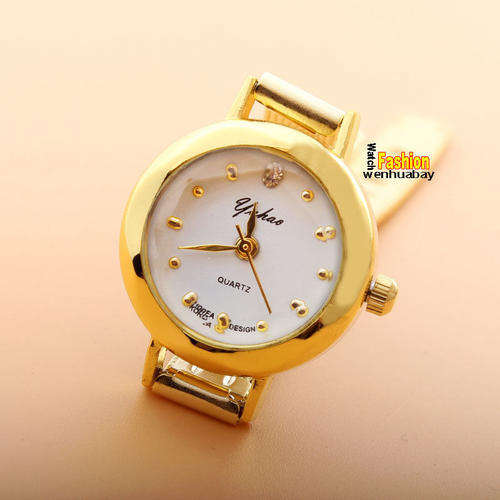 --*****GOLD COLORED KOREAN***LADIES  SMALL QUARTZ WATCH**