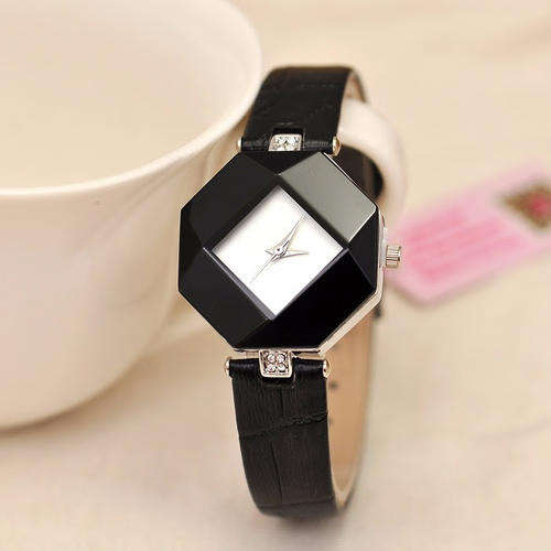 --***LADIES **Luxury quartz watch** BLACK !!