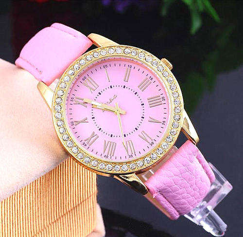 --*****VERY BEAUTIFUL*** POWDER PINK LADIES GENEVA QUARTZ WATCH** PU LEATHER STRAP