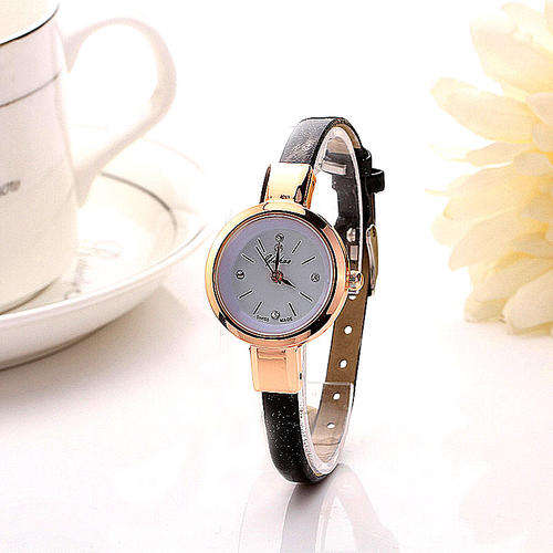 *** Ladies Excellent quality**Petite** Very Feminine**  Watch **