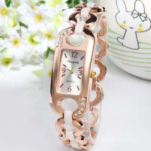 --***LADIES **ELEGANT FASHION **GOLD QUARTZ DRESS WATCH**