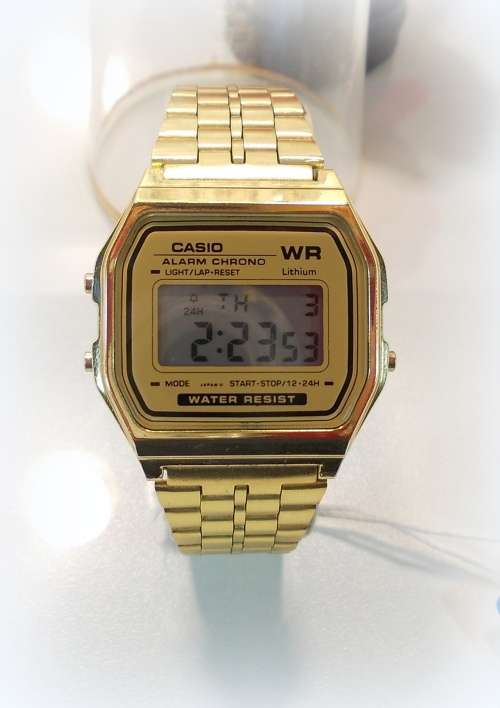 ***AUCTION FINDING ! NEW GOLD COLORED  WATCH *