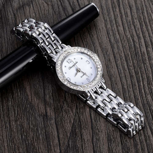 --***LADIES **Elegant New Women SILVER Steel Strap Fashion Quartz Watch