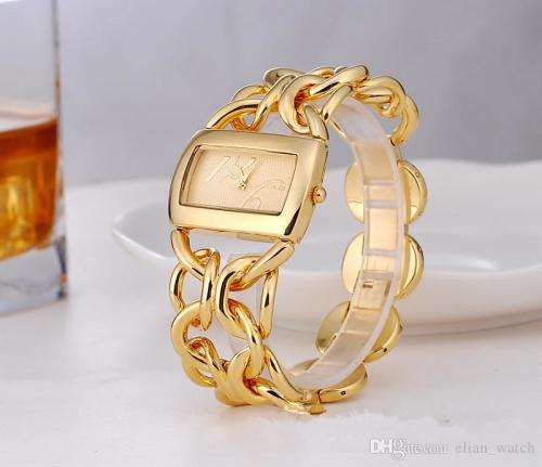 **Elegant Charming Baosaili  GOLD  Quartz Bracelet Watch  *