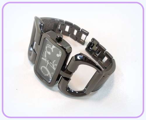 --***LADIES ** HOT FASHION ** DIVA BLACK QUARTZ DRESS WATCH**