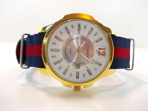 *Luxury Curren ( MODEL: 8123 )   Mens Canvas Strap Golden Quartz Calendar Analog Dial Wrist Watch