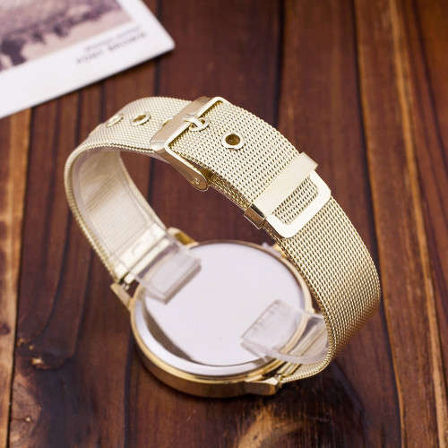 -***LADIES **FINE DETAILED CLASSY  ROMAN NUMERALS CRYSTAL ENCRUSTED  WATCH !!