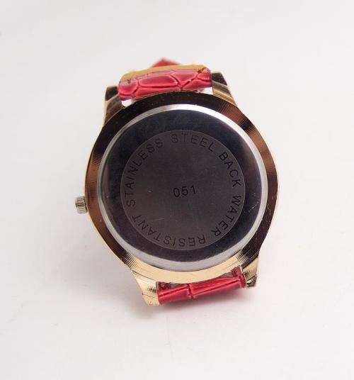 --***LADIES **AUSTRIAN  CRYSTAL ENCRUSTED ~Gogoey  QUARTZ  Watch  - RED