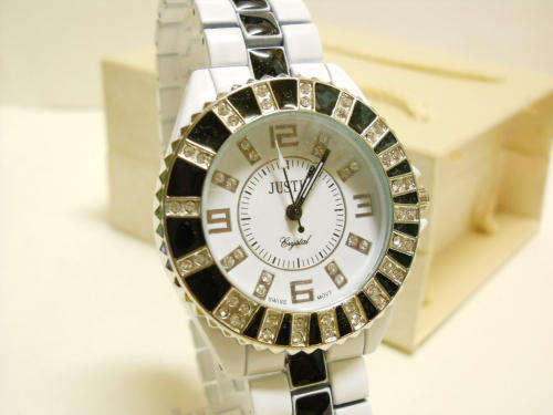 --JUSTIN ***FABULOUS WHITE and BLACK LADIES STEEL DRESS WATCH