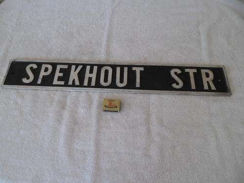 large cast aluninium spekhout str sign