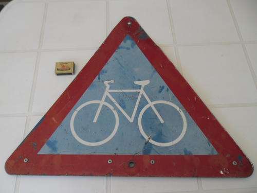 large metal bicycle sign