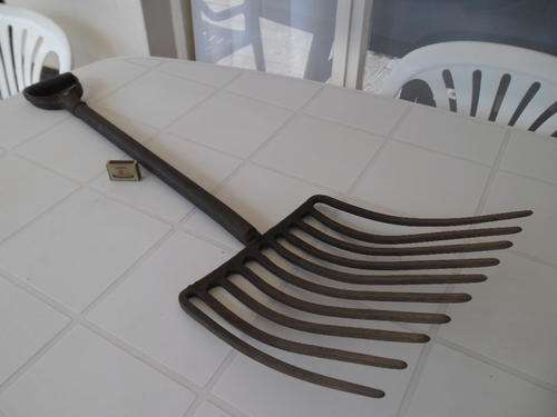 vintage metal gaffel