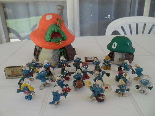 old 24 piece Smurfs collection from a estate