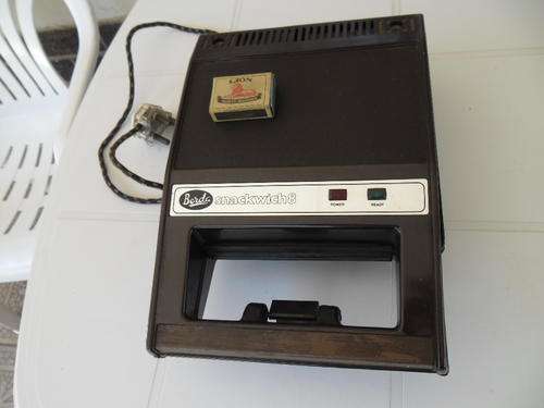 vintage original Berda snackwich 8 toaster working and used
