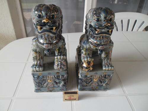 very rare pair of large Chinese porcelain foo dogs lion pare - stamped