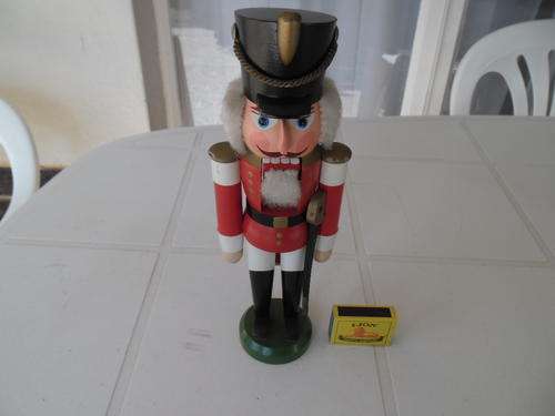 vintage large wood nut cracker guards figurine