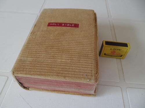 very old used Holy Bible written 1935 size is 185mm x 130mm x 55mm thick
