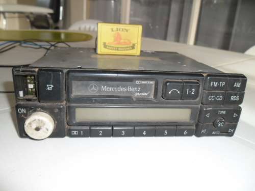 Becker Mercedes Benz car radio see one button missing don`t no if it is working