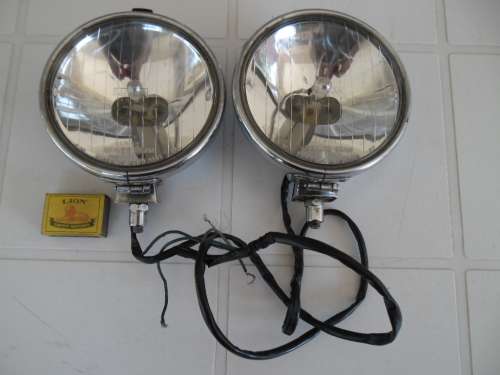 2 Lucas sealed beam spot lights made in England don't no if it is working one top badge missing