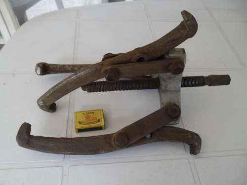 strong large SCM super G8 metal wheel puller about 400mm long weighs 5kg
