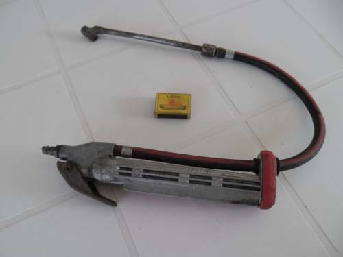 Tyre pump up pressure gauge 860mm long see condition ordinary postage is R75