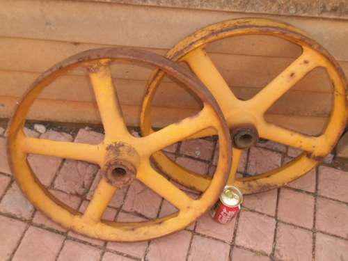 Rare two original cast iron Howard Bedford wheels size 440mm wide weighs 14kg each