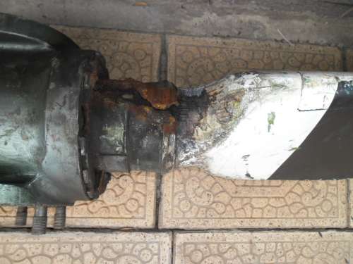 Large wood and steel aircraft propeller weighs 33kg size 2 meter long see condition