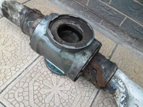 Large wood and steel aircraft propeller weighs 33kg size 2 meter long see condition