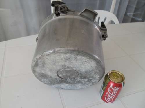 Very old pressure cooker size is 300mm wide postage is R75
