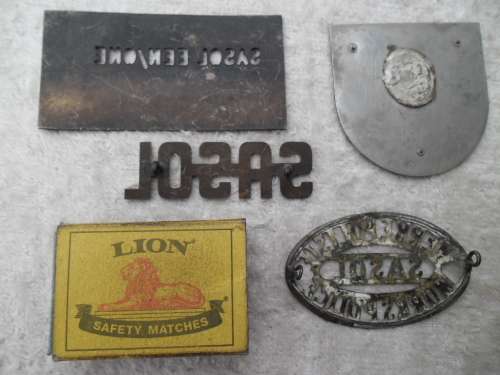 4 - old Sasol badges