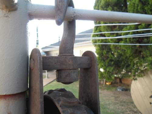 Rare Old metal Morris chain block very stunning for decor weighs about 26kg collection only