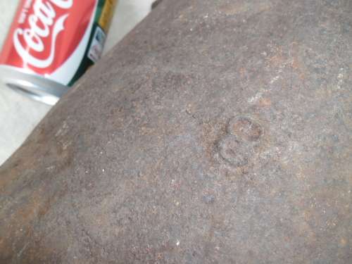 Antique large 3 footed cast iron no 8 smelting pot weighs 6,5kg add to order Postnet is R190