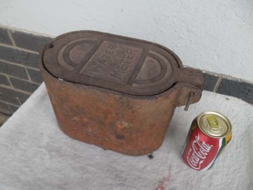 rare old cast iron Water Meter housing size is 290mm long weighs 8,5kg SAPO postage is R120