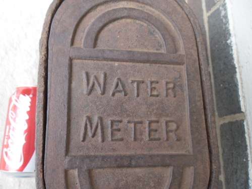 rare old cast iron Water Meter housing size is 290mm long weighs 8,5kg SAPO postage is R120