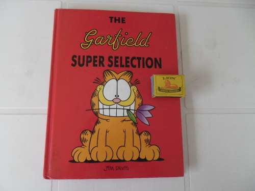 hard cover Garfield book