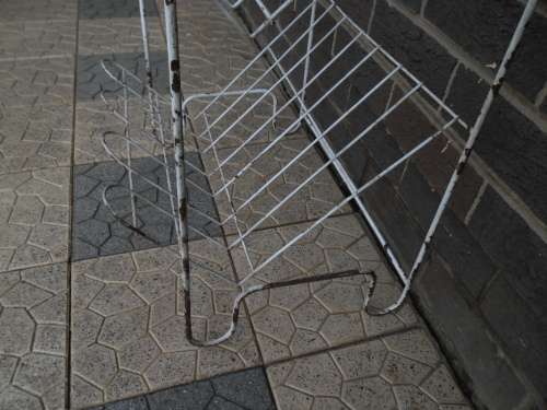 BEELD Hier Te Koop news paper metal stand 1280mm high see condition collection only