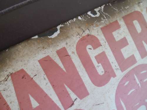 100% Original old DANGEROUS GEVAARLIK enamel sign size 305mm x 205mm postnet R99