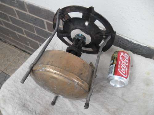 Old Hippo original paraffin stove dont know if it is working add to your order Postnet postage R120