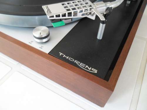 Thorens TD 150/11 Turntable with new audio technica AT 95E cartridge and QED phono cable no lid