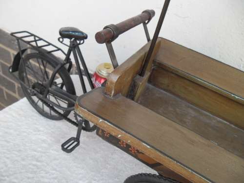 stunning very large bicycle size is 670mm long collection only very large box