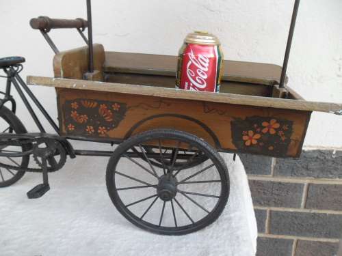 stunning very large bicycle size is 670mm long collection only very large box