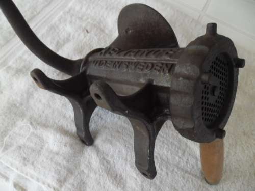 very heavy Husovarna 22 Reliance Sweden mincer for decor
