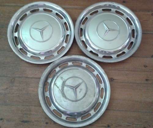 Mercedes Benz Hubcaps (3)