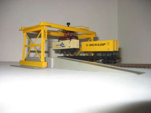 Lima Gantry Truck LIft
