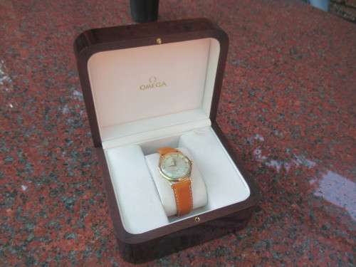 Omega Vintage Constellation Pie Pan Automatic Chronometer, 18k Solid Gold.