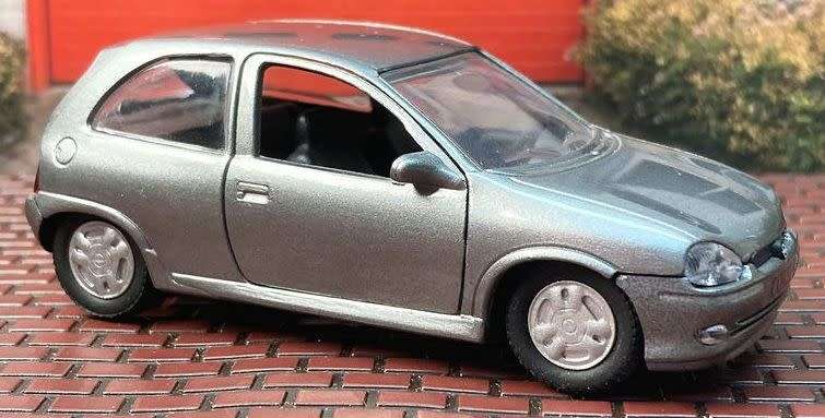 Opel Corsa Gama Silver Boxed 1-43