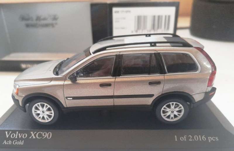 Volvo XC90 2003 Minichamps 1.43 400171370 Gold Metallic Boxed