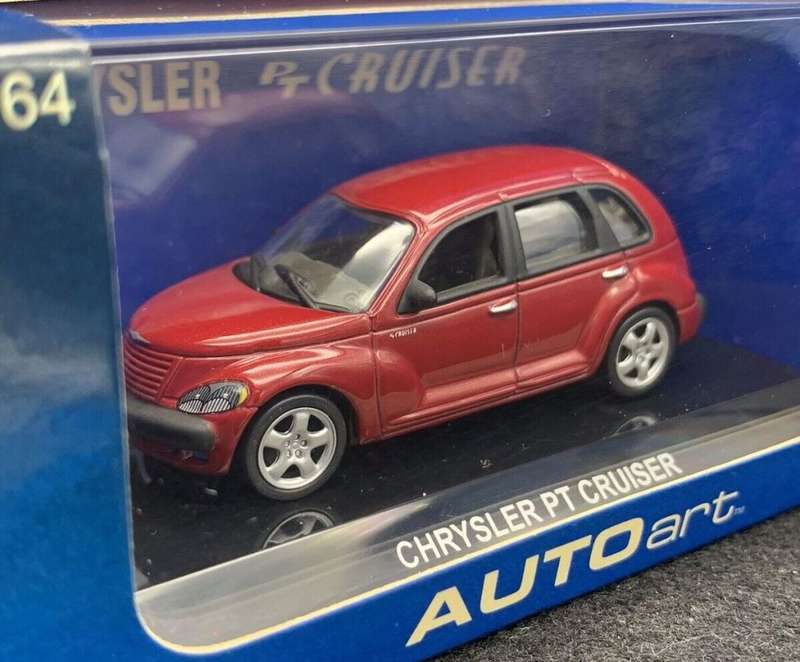 Chrysler PT Cruiser AutoArt Red 1-43 Boxed