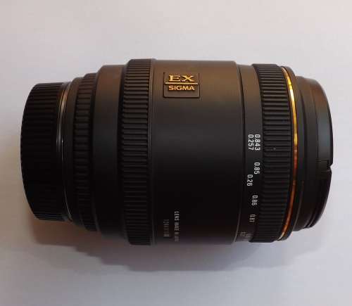 Sigma Macro Lens For Nikon + Bag